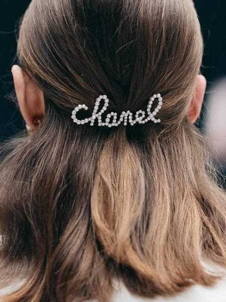 Chanel pearl hair